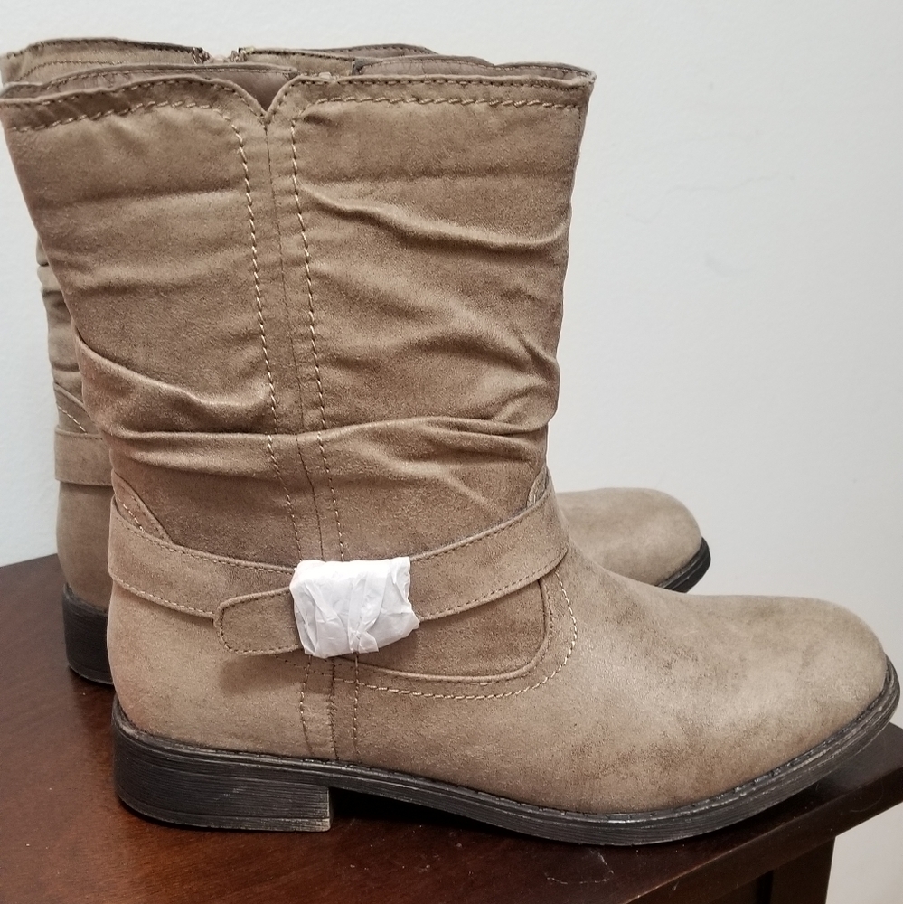 * New* Tan ankle booties